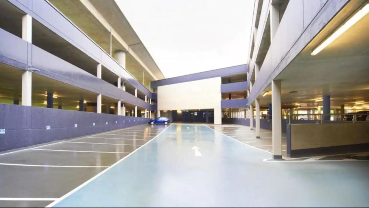 Town House Near Metro & Vienna City Center מראה חיצוני תמונה